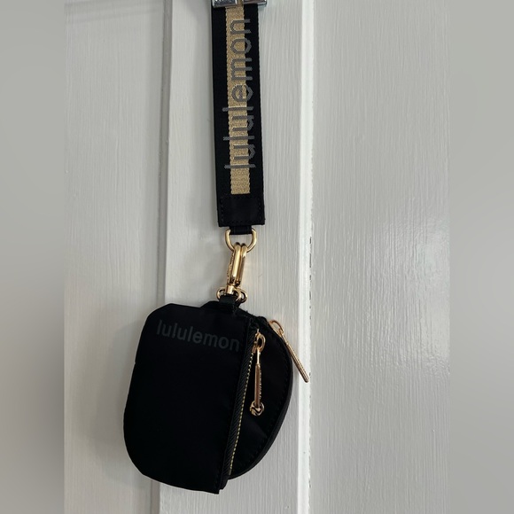 Lululemon Dual Pouch Wristlet **black & gold*** - Picture 7 of 7